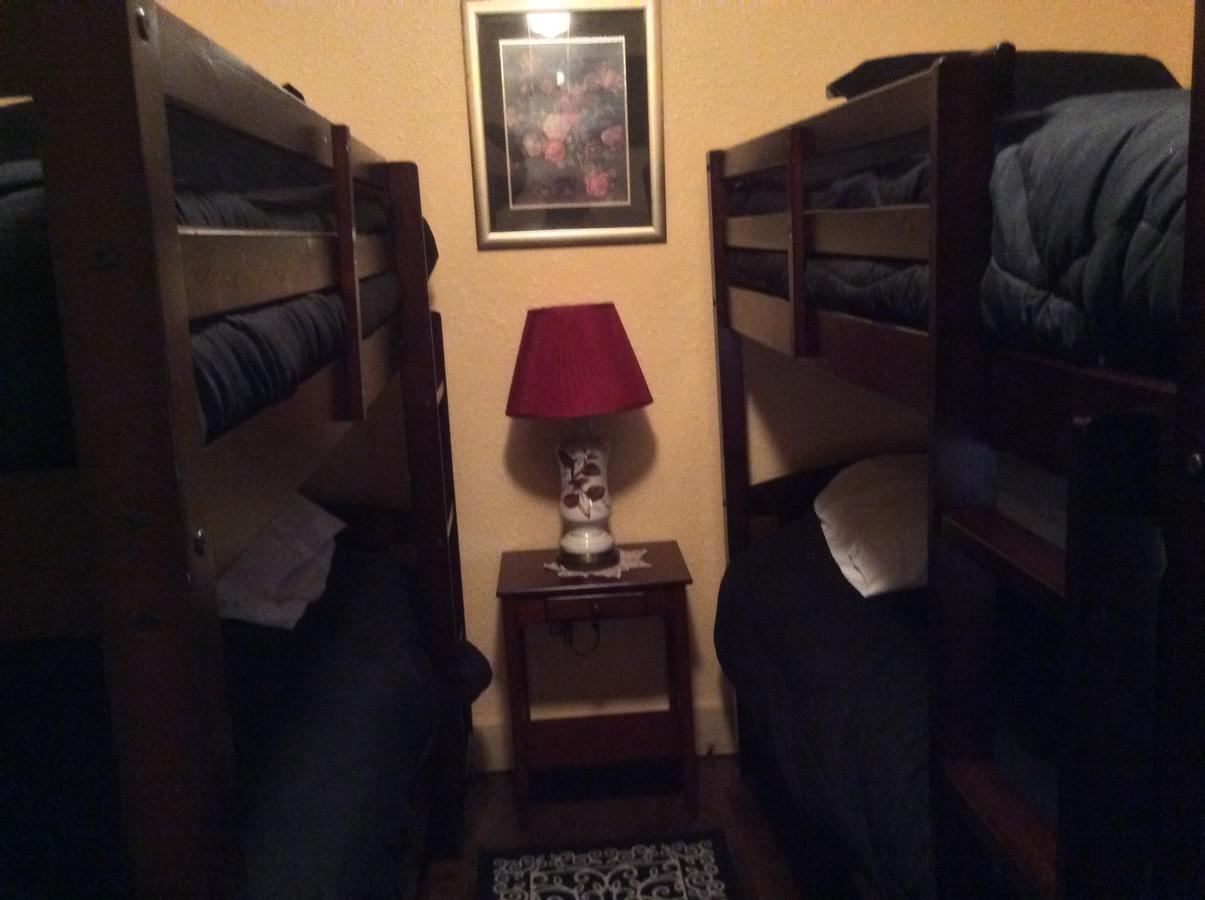 Hotel Midway מראה חיצוני תמונה